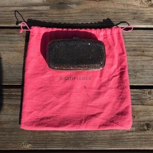 Taupe Judith Leiber purse 👛